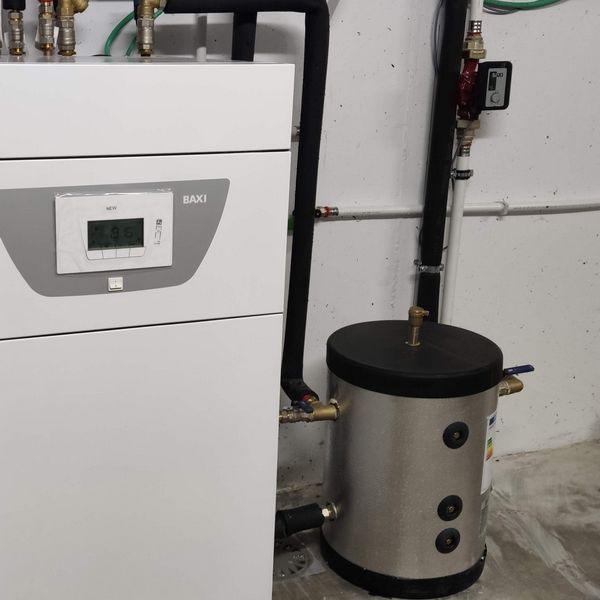 Kit de separación hidráulica con depósito de inercia para un circuito